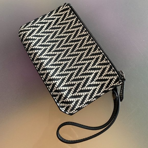 BNWT BOTKIER WRISTLET BAG LEATHER PURSE CHEVRON BLACK BLUE WHITE - Picture 2 of 14